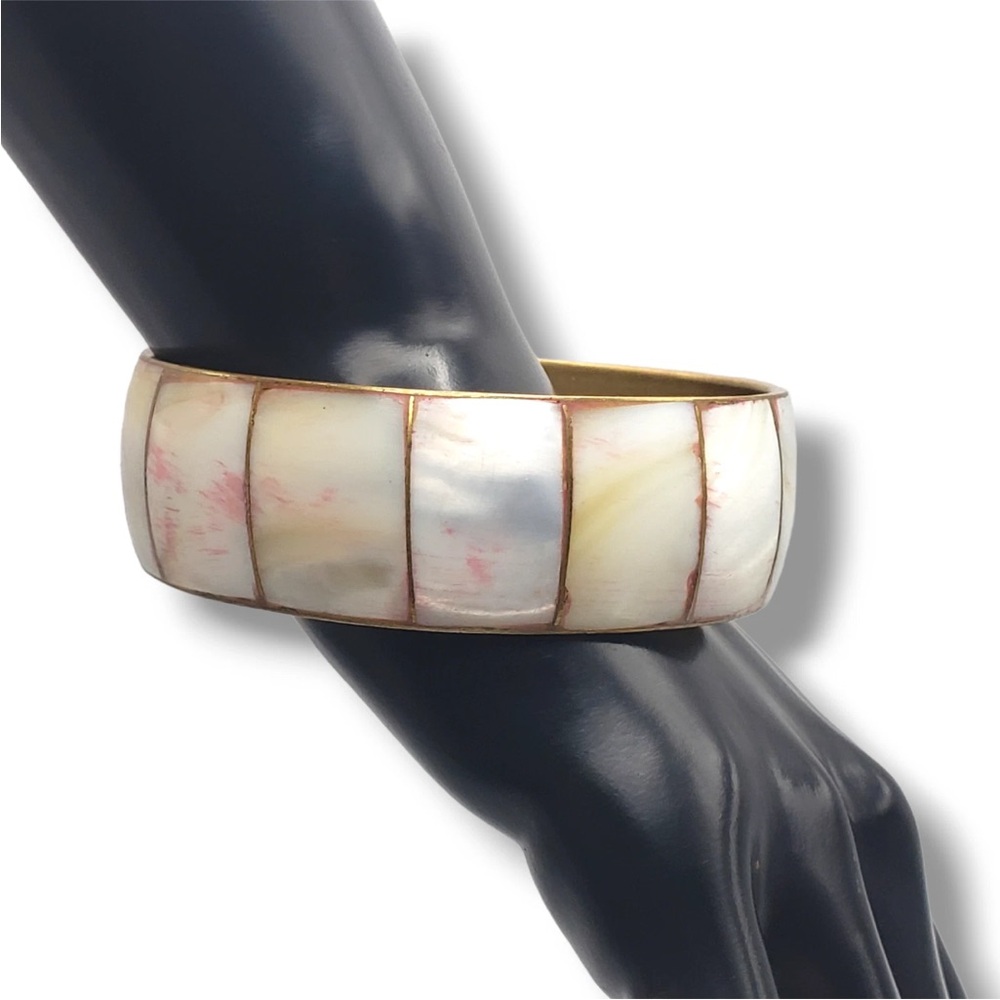 Vintage Mother of Pearl Gold and Cream Bracelet - Picture 3 of 4